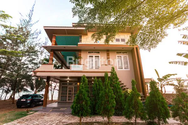 DIJUAL VILLA PINGGIR PANTAI