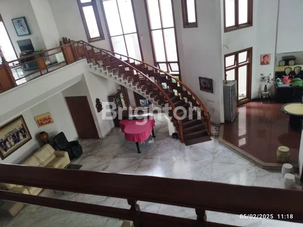 image RUMAH TERAWAT LANTAI MARMER DI PAKIS ARGOSARI DEKAT MAYJEND SUNGKONO DAN CIPUTRA WORLD (4)