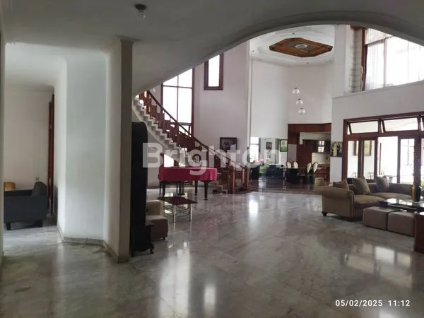 image RUMAH TERAWAT LANTAI MARMER DI PAKIS ARGOSARI DEKAT MAYJEND SUNGKONO DAN CIPUTRA WORLD (2)