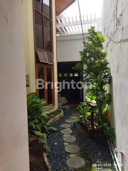 image RUMAH TERAWAT LANTAI MARMER DI PAKIS ARGOSARI DEKAT MAYJEND SUNGKONO DAN CIPUTRA WORLD (6)