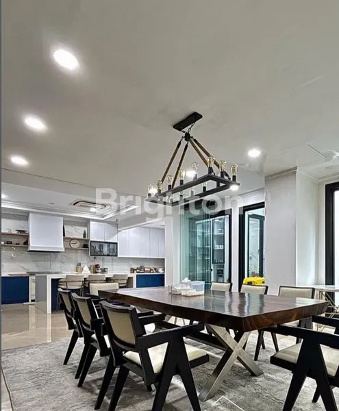 image RUMAH MEWAH 3 LANTAI SIAP HUNI DI SETIA BUDI (2)