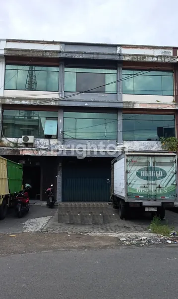 Gambar Property DISEWAKAN RUKO 3 LANTAI, COCOK UNTUK KANTOR EKSPEDISI, SPAREPART DLL ,LOKASI DEKAT PELABUHAN TANJUNG PERAK, DAN TOL PERAK