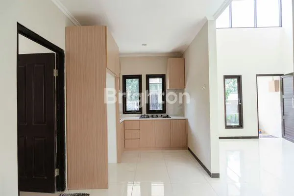 image RUMAH CANTIK & BAGUS SIAP HUNI DIPERBUKITAN VIOLAN JAYA DI SEMARANG (4)