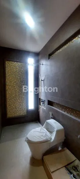 image DIJUAL RUMAH CITRALAND 2-1/2 LANTAI (6)