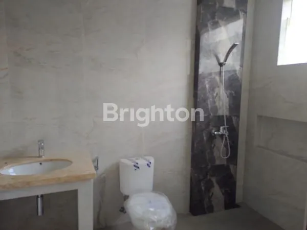 image RUMAH CANTIK MINIMALIS 2LANTAI SIAP HUNI (5)