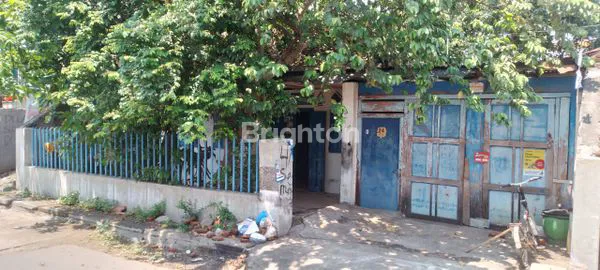 RUMAH LAMA DI PUSAT KOTA