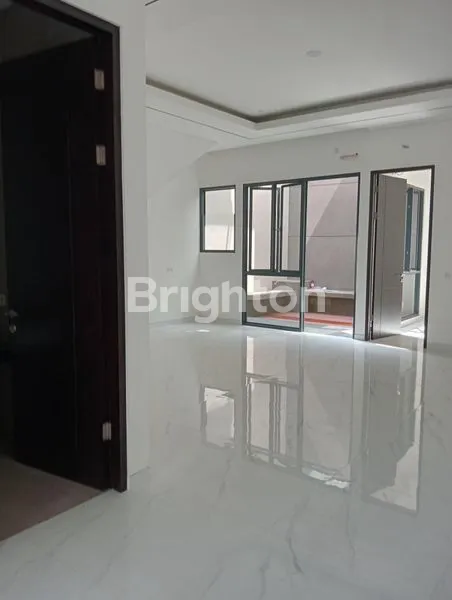 image BARU!!! RUMAH 2LT DI NORTHWEST LAKE CITRALAND UTARA (2)