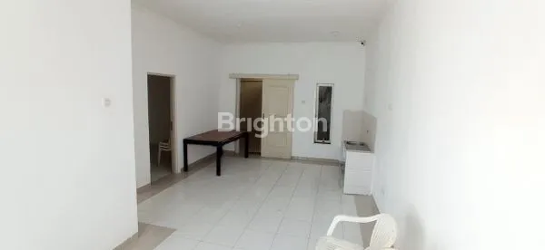 image TIRA MEDAYU 1 LANTAI DEKAT UPN ONE GATE SYSTEM, ROW JALAN LUAS (2)