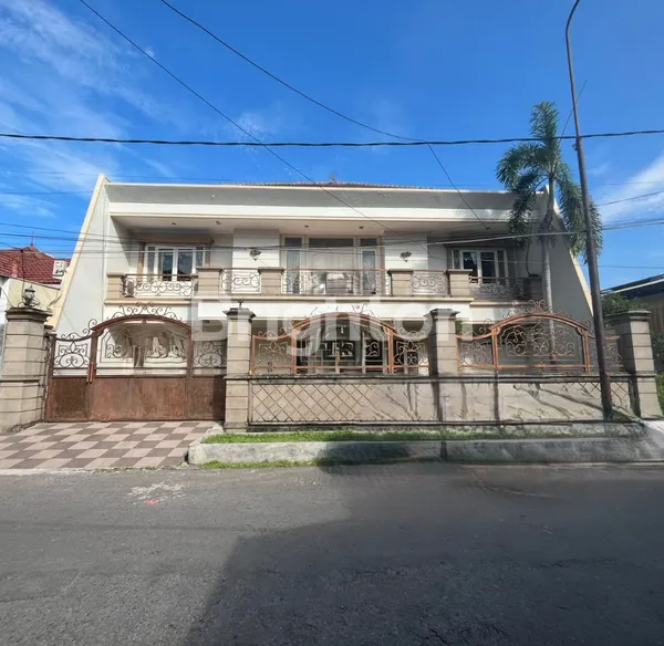 image RUMAH 2 LANTAI LOKASI STRATEGIS DEKAT GALAXY MALL PAKUWON CITY KERTAJAYA MANYAR KALIJUDAN MULYOSARI SUTOREJO WISMA PERMAI UNAIR ITS DR SOETOMO (1)