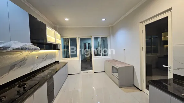 image RUMAH 2 LANTAI LOKASI STRATEGIS DEKAT GALAXY MALL PAKUWON CITY KERTAJAYA MANYAR KALIJUDAN MULYOSARI SUTOREJO WISMA PERMAI UNAIR ITS DR SOETOMO (8)