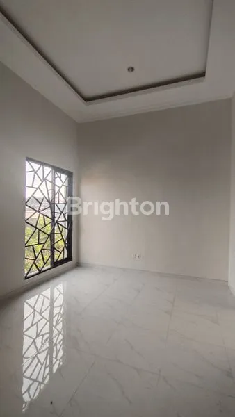 image RUMAH BARU HOOK MULYOSARI SIAP HUNI MURAH DEKAT KAMPUS ITS DEKAT PAKUWON CITY (6)