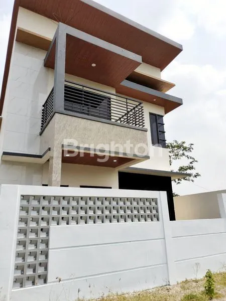 image DIJUAL RUMAH BARU 2 LANTAI SIAP HUNI (2)