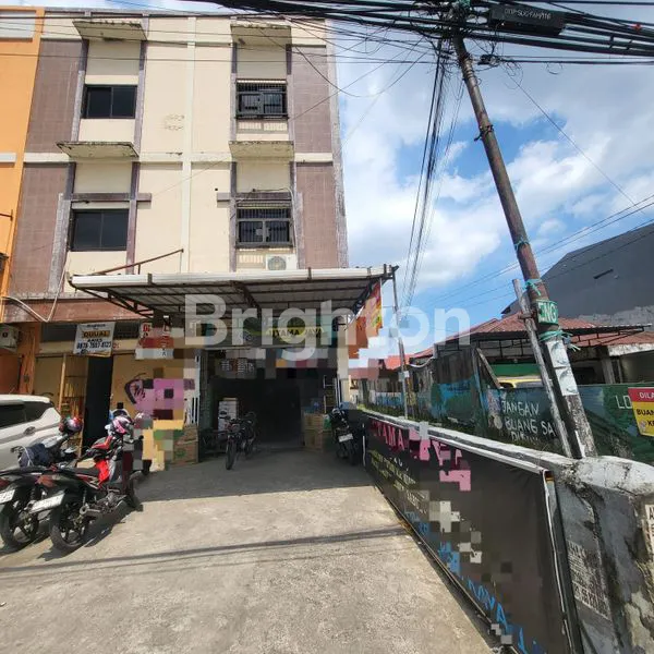 RUKO 3 LANTAI POROS MALENGKERI