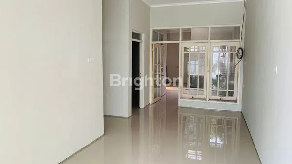 image DISEWAKAN RUMAH NIRWANA BAGUS SIAP HUNI ONE GATE SYSTEM (1)