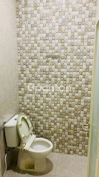 image DISEWAKAN RUMAH NIRWANA BAGUS SIAP HUNI ONE GATE SYSTEM (7)