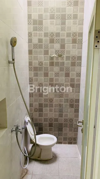 image DISEWAKAN RUMAH NIRWANA BAGUS SIAP HUNI ONE GATE SYSTEM (6)