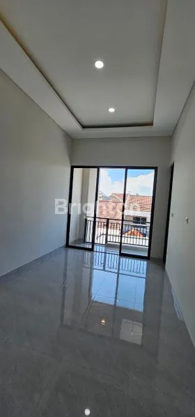 image RUMAH BARU GRESS 2 LANTAI BABATAN PANTAI DEKAT RAYA KENJERAN  , RS MITRA KELUARGA, GALAXY MALL (3)