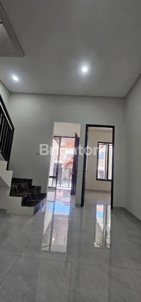 image RUMAH BARU GRESS 2 LANTAI BABATAN PANTAI DEKAT RAYA KENJERAN  , RS MITRA KELUARGA, GALAXY MALL (8)