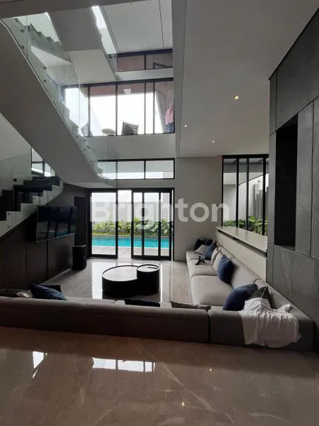 image VILLA CANTIK MEGAH DENGAN VIEW SUPER INDAH DI BATU. HARGA NEGOTIABLE! (4)