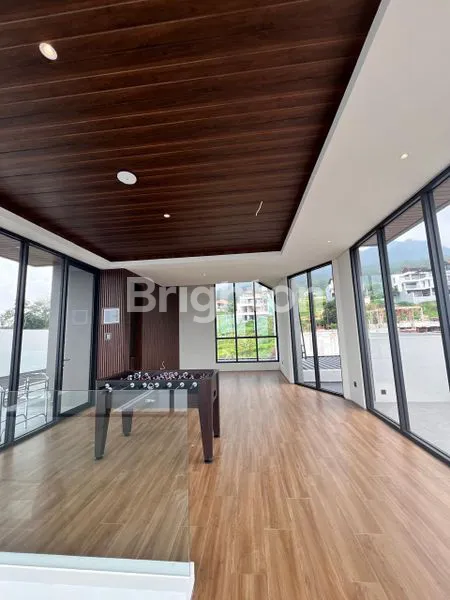 image VILLA CANTIK MEGAH DENGAN VIEW SUPER INDAH DI BATU. HARGA NEGOTIABLE! (1)