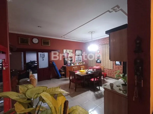 image RUMAH HOOK MEWAH 2 LANTAI 247M² DI CIMAHI UTARA - SIAP HUNI (6)