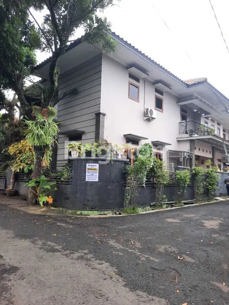 RUMAH HOOK MEWAH 2 LANTAI 247M² DI CIMAHI UTARA - SIAP HUNI
