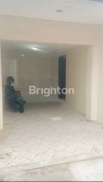 image DISEWAKAN RUMAH DAERAH BRONGGALAN SAWAH (2)