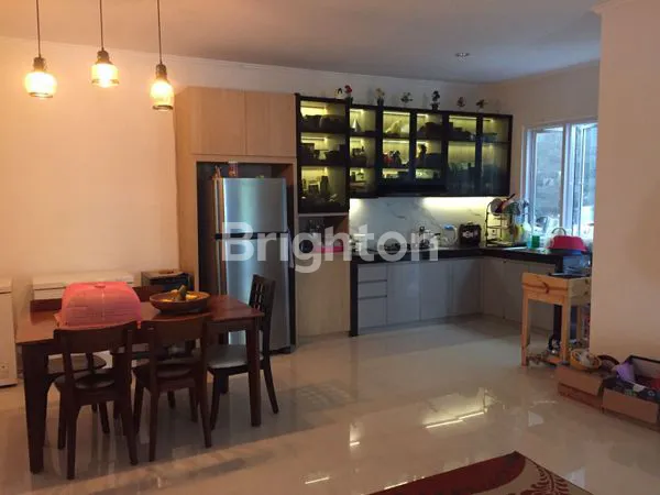 image RUMAH SIAP HUNI DENGAN BALCONY DI BSD  (4)
