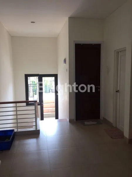 image RUMAH SIAP HUNI DENGAN BALCONY DI BSD  (5)