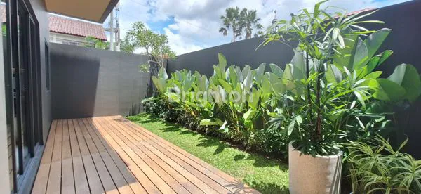 image RUMAH MEWAH 2 KT FULLY FURNISHED DI JL. PALAGAN TENTARA PELAJAR YOGYAKARTA (4)