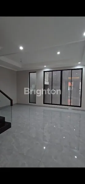 image CITRALAND DEPAN 2 LANTAI SIAP HUNI HIGH SPEC SURABAYA BARAT MURAH (3)