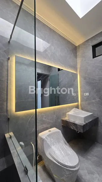 image CITRALAND DEPAN 2 LANTAI SIAP HUNI HIGH SPEC SURABAYA BARAT MURAH (6)