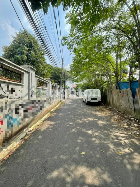 image RUMAH STRATEGIS DEKAT PINTU TOLL ANDARA JAGAKARSA JAKARTA SELATAN  (8)
