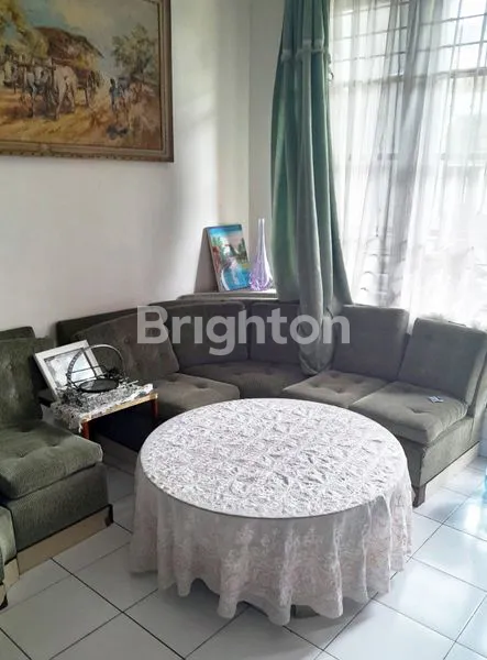 image DI JUAL RUMAH 2 LANTAI (4)