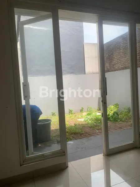 image RUMAH 2 LANTAI SIAP HUNI DI CLUSTER RAFFLESIA TANJUNG BUNGA (7)