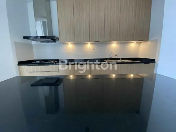 image RUMAH CITRALAND SOMERSET 2 LANTAI SIAP HUNI (2)