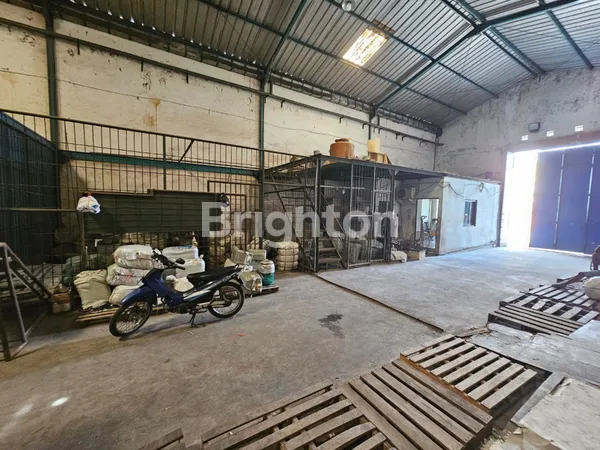 image GUDANG KENJERAN SIAP PAKAI AKSES KONTAINER TERMURAH DIKELASNYA (6)