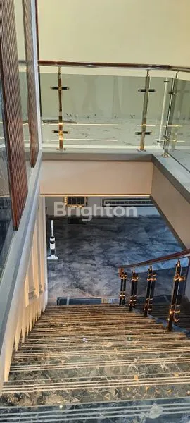 image JUAL RUMAH WAYHALIM , ADA KOLAM BERENANG, DEKAT MALL BOEMI KEDATON (7)