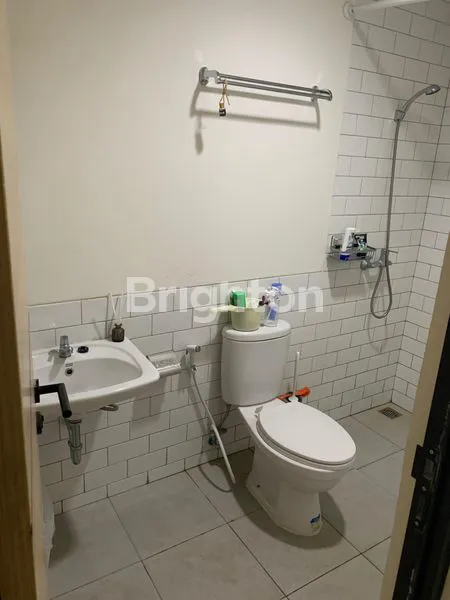 image RUMAH SEMI FURNISH CANTIK DI CENDANA PARC LIPPO KARAWACI TANGERANG (4)