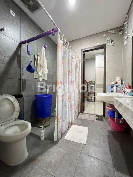 image RUMAH MINIMALIS BAGUS TERAWAT, BANGUNAN BARU 3 TAHUN, LOKASI LEBAK DEKAT KE RAYA KENJERAN (7)