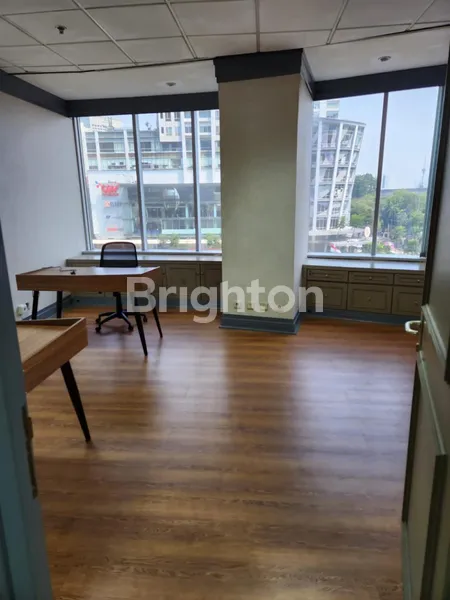 image RUANG KANTOR FURNISHED STRATEGIS LANGKA MENARA SUDIRMAN JAKARTA PUSAT (5)