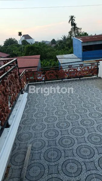 image RUMAH MEGAH DAN BERTINGKAT DEKAT KAMPUS UNIMED DAN CITRALAND CITY (6)