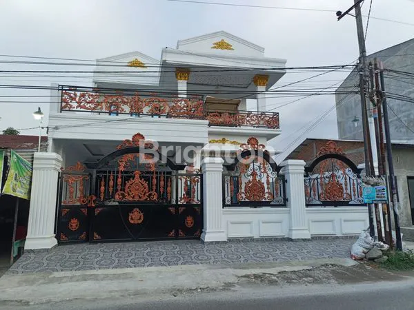 image RUMAH MEGAH DAN BERTINGKAT DEKAT KAMPUS UNIMED DAN CITRALAND CITY (1)