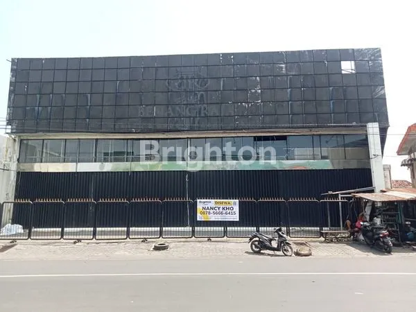 image DISEWAKAN GEDUNG BEKAS SHOWROOM (1)