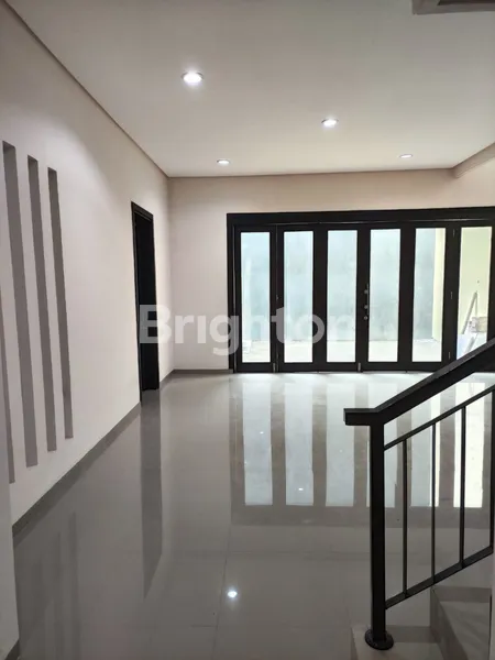 image RUMAH GRESS MINIMALIS 2 LANTAI, KERTAJAYA INDAH REGENCY. LANGSUNG MASUK SIAP HUNI (3)