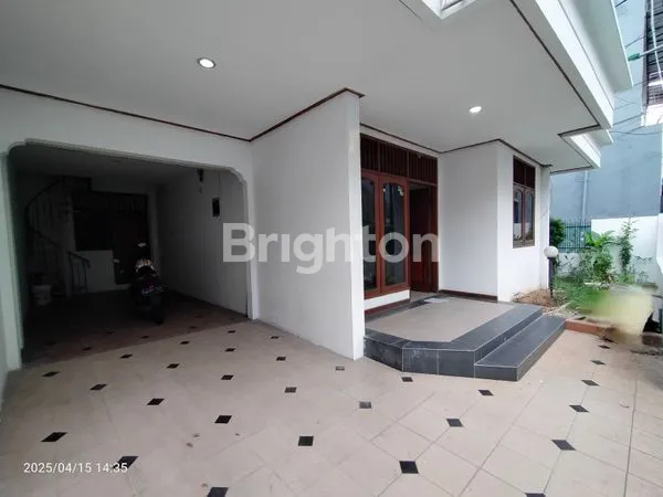 image RUMAH HOOK BAGUS , BUAT TINGGAL ATAU BISA BUAT OFFICE , DAERAH AMAN , NYAMAN DAN BEBAS BANJIR . (1)