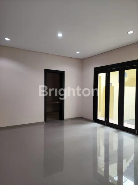 image RUMAH GRESS MINIMALIS 2 LANTAI, KERTAJAYA INDAH REGENCY. LANGSUNG MASUK SIAP HUNI (4)