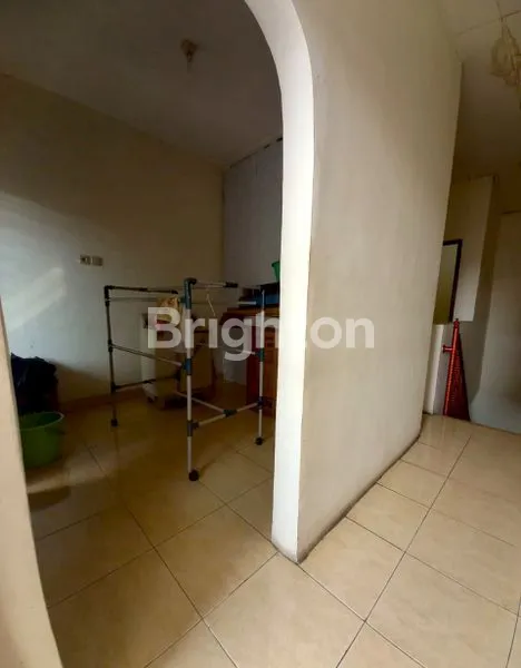 image TINGGAL NYAMAN & KULINERAN GAMPANG, RUMAH 3 LANTAI JELAMBAR SIAP HUNI (8)