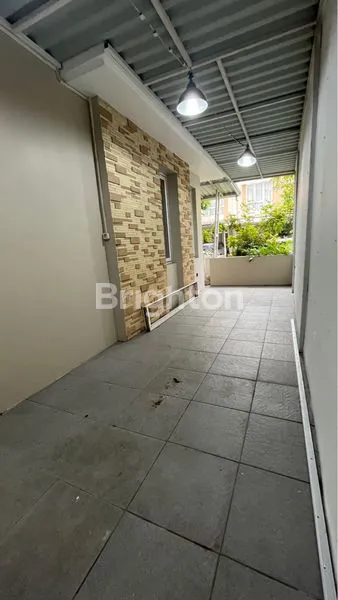 image RUMAH HOEK TERAWAT 2LT CLUSTER THOMSON GADING SERPONG  (5)