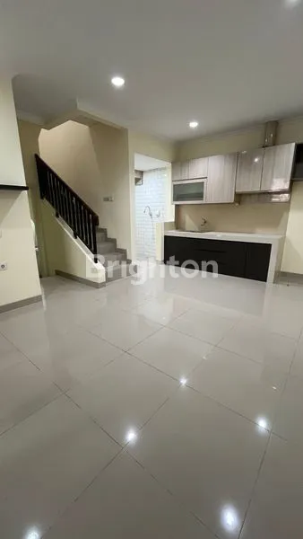 image RUMAH HOEK TERAWAT 2LT CLUSTER THOMSON GADING SERPONG  (6)